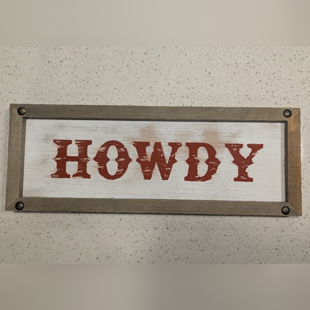 Rustic 'Howdy' Wall Sign - Picture 2 of 2